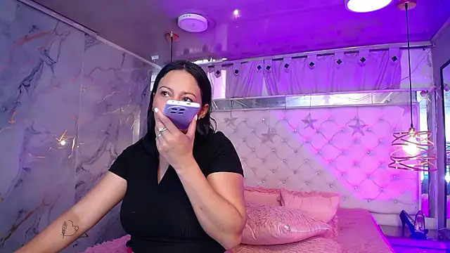 Snapshot of Melissa-roberts chatting on February 2026 03:02:02 PM Melissa-roberts online show from February 2026 03:02:02 PM