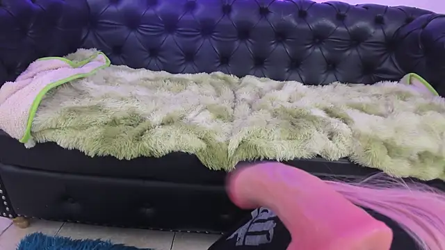 Damiian20  online show from April 2026 01:23:02 PM