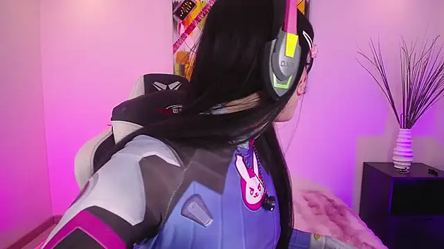 Damiian20  online show from April 2026 12:12:02 PM