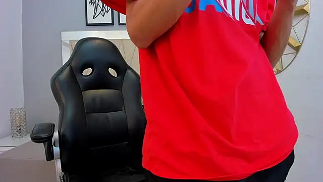 Snapshot of adams_bobby chatting on December 2025 11:53:01 AM adams bobby online show from December 2025 11:53:01 AM