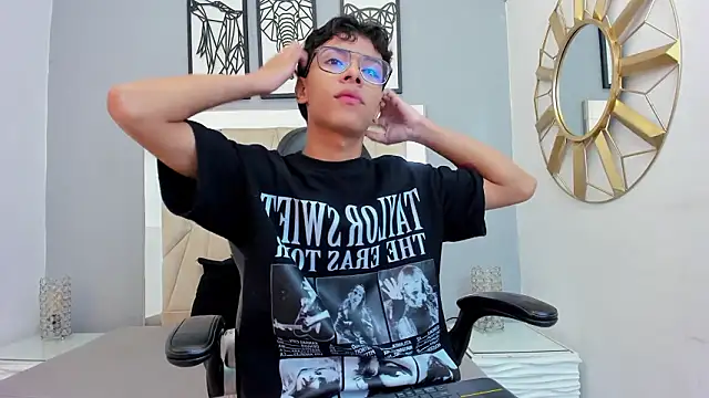 Snapshot of adams_bobby chatting on February 2026 11:17:01 AM adams bobby online show from February 2026 11:17:01 AM