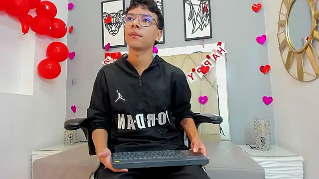 Snapshot of adams_bobby chatting on February 2026 11:21:02 AM adams bobby online show from February 2026 11:21:02 AM