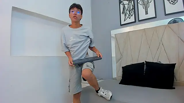 Snapshot of adams_bobby chatting on January 2026 11:25:02 AM adams bobby online show from January 2026 11:25:02 AM