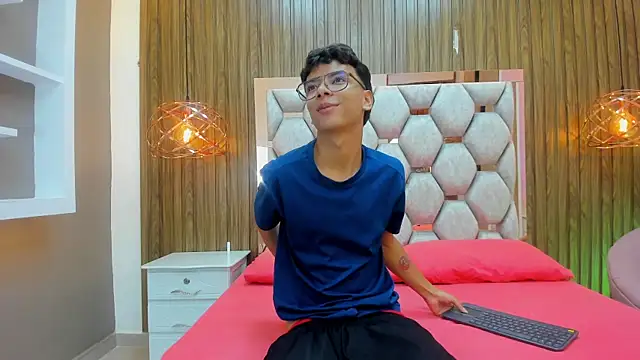 Snapshot of adams_bobby chatting on January 2026 11:47:01 AM adams bobby online show from January 2026 11:47:01 AM