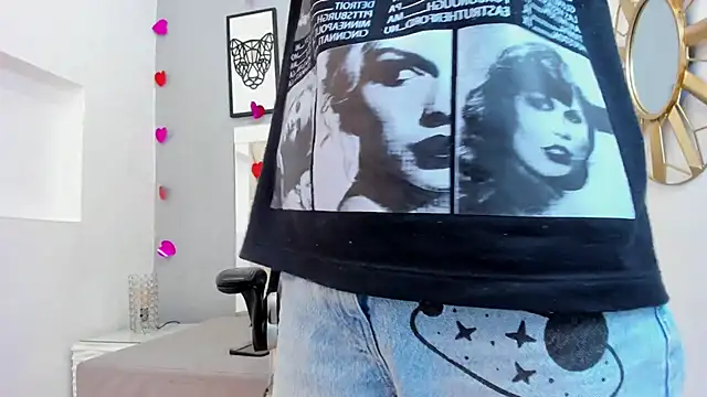 Snapshot of adams_bobby chatting on February 2026 11:33:02 AM adams bobby online show from February 2026 11:33:02 AM