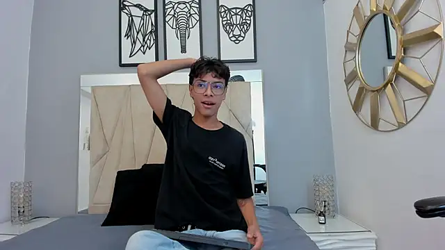 Snapshot of adams_bobby chatting on November 2025 11:31:02 AM adams bobby online show from November 2025 11:31:02 AM