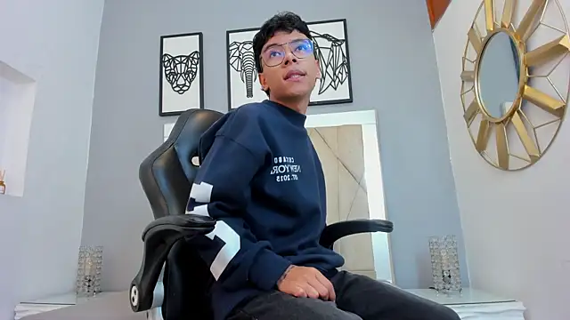 Snapshot of adams_bobby chatting on April 2026 11:05:01 AM adams bobby online show from April 2026 11:05:01 AM