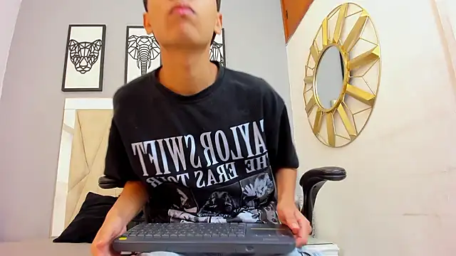 Snapshot of adams_bobby chatting on March 2026 11:36:01 AM adams bobby online show from March 2026 11:36:01 AM