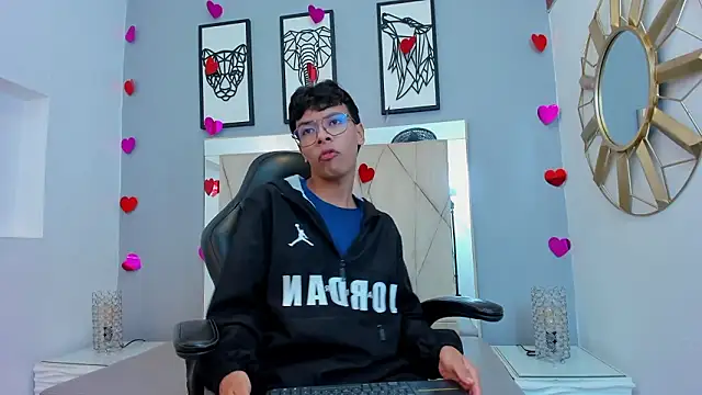 Snapshot of adams_bobby chatting on February 2026 11:11:01 AM adams bobby online show from February 2026 11:11:01 AM