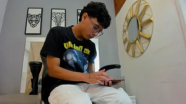 Snapshot of adams_bobby chatting on March 2026 11:22:01 AM adams bobby online show from March 2026 11:22:01 AM