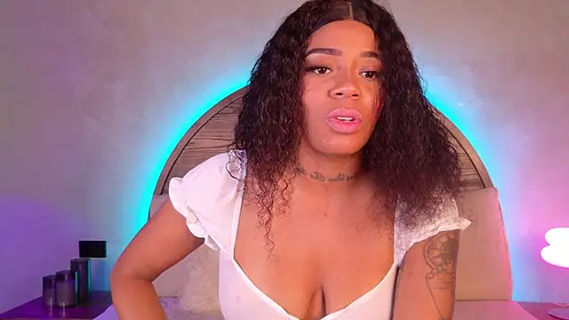 Snapshot of loana_vegas chatting on July 2026 04:26:02 PM loana vegas online show from July 2026 04:26:02 PM