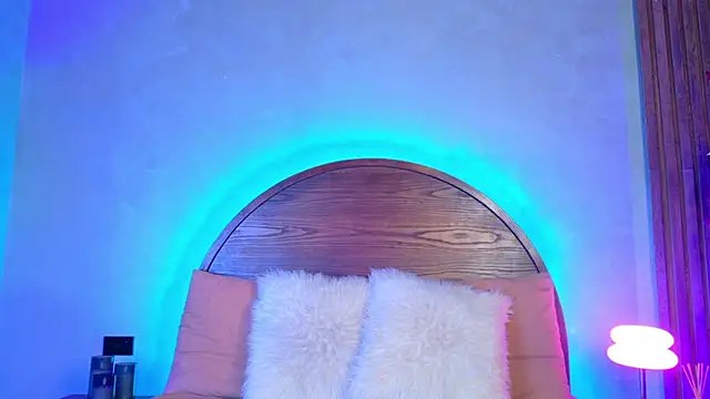 Snapshot of loana_vegas chatting on June 2026 04:39:01 PM loana vegas online show from June 2026 04:39:01 PM