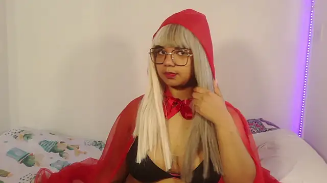 Zafiro Evans online show from October 2025 02:35:02 PM