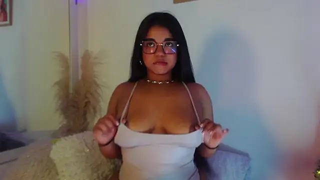 Zafiro Evans online show from November 2025 06:56:01 PM