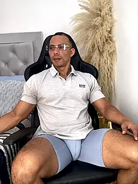 Snapshot of jony_Oconnor chatting on January 2026 12:12:01 PM jony Oconnor online show from January 2026 12:12:01 PM