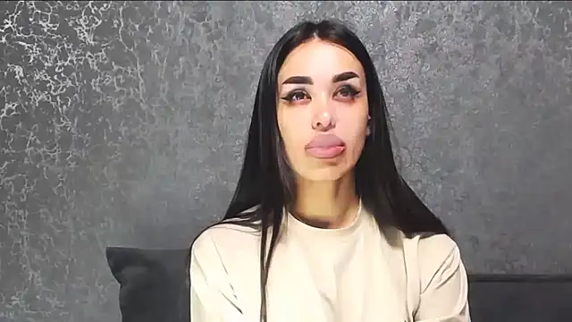 velvetveyraX online show from April 2026 06:03:02 PM