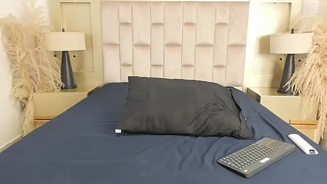 Snapshot of MaroxCute chatting on November 2025 07:03:01 PM MaroxCute online show from November 2025 07:03:01 PM