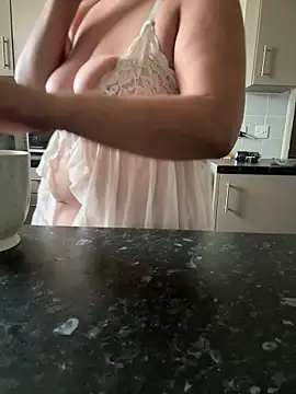 BubblesLovexox online show from November 2025 11:43:01 AM