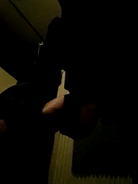 Snapshot of MannenKut chatting on November 2025 10:57:01 PM MannenKut online show from November 2025 10:57:01 PM