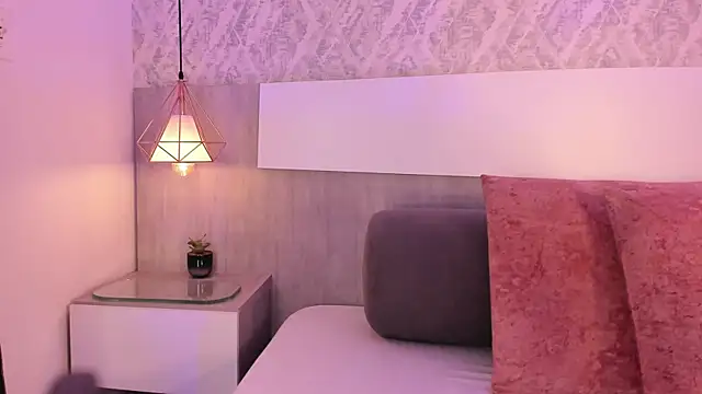 Snapshot of Vittoria__rossi chatting on June 2026 01:44:01 PM Vittoria rossi online show from June 2026 01:44:01 PM