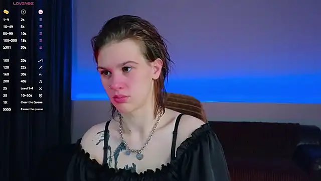 LoraPuffs online show from July 2026 04:51:01 PM