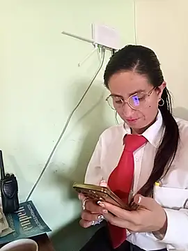 Valentina--1 online show from November 2025 11:58:02 AM