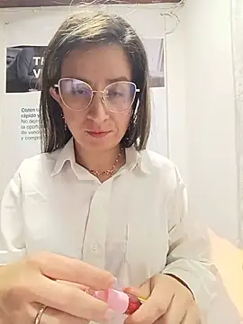 Snapshot of Valentina--1 chatting on May 2026 09:58:02 AM Valentina--1 online show from May 2026 09:58:02 AM