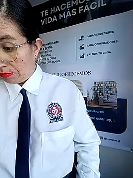 Valentina--1 online show from December 2025 12:00:02 PM