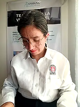 Snapshot of Valentina--1 chatting on May 2026 10:30:02 PM Valentina--1 online show from May 2026 10:30:02 PM