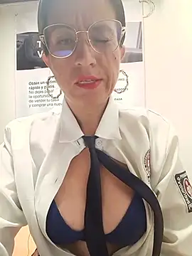 Snapshot of Valentina--1 chatting on May 2026 10:36:01 AM Valentina--1 online show from May 2026 10:36:01 AM