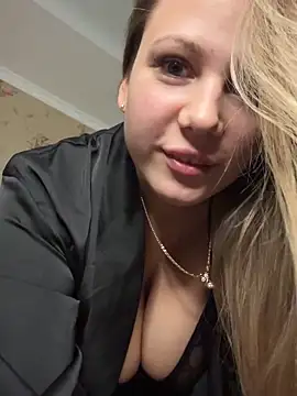 Snapshot of SexyFray_85D chatting on October 2025 03:46:02 PM SexyFray 85D online show from October 2025 03:46:02 PM