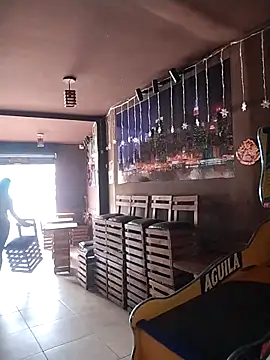 Caroline-17 online show from December 2025 06:13:02 PM