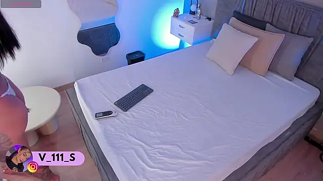 andreanix online show from March 2026 08:32:01 PM