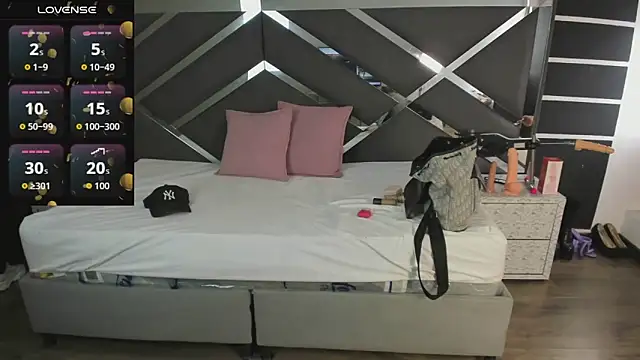 ScarlettParker online show from November 2025 01:04:01 PM