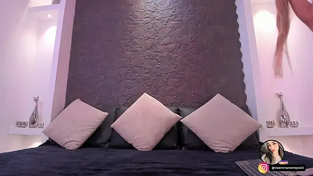 EmilyAllen 1 online show from November 2025 03:51:02 AM