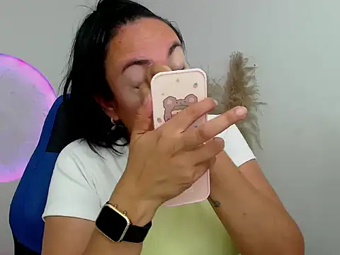 Yadis hot online show from November 2025 08:57:01 PM