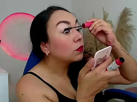 Yadis hot online show from November 2025 09:31:01 PM