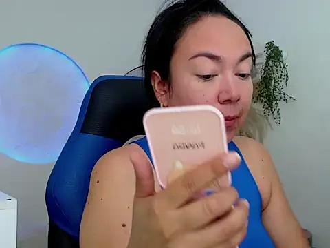 Yadis hot online show from November 2025 08:42:01 PM