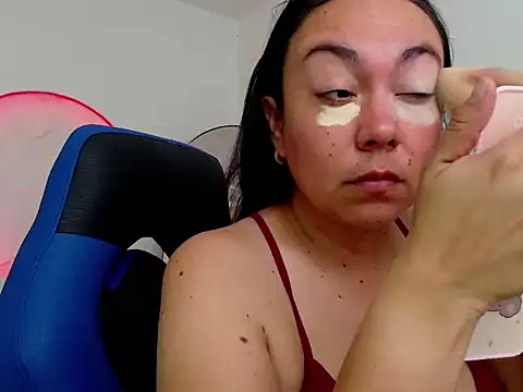 Yadis hot online show from December 2025 09:12:01 PM