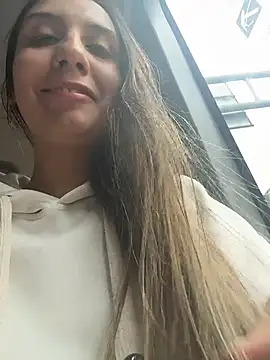 sarah honey   online show from November 2025 03:01:02 PM