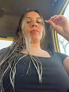 sarah honey   online show from December 2025 03:07:01 PM