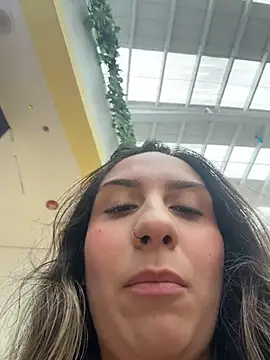 sarah honey   online show from November 2025 03:28:02 PM