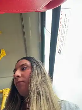 sarah honey   online show from November 2025 03:44:02 PM