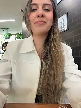 sarah honey   online show from November 2025 02:34:02 PM