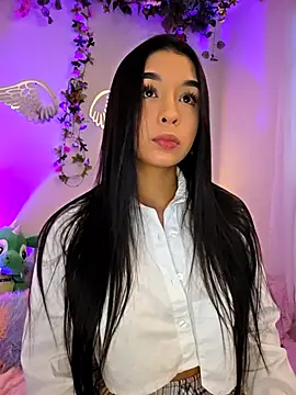 ISA NIXON online show from November 2025 05:57:01 PM