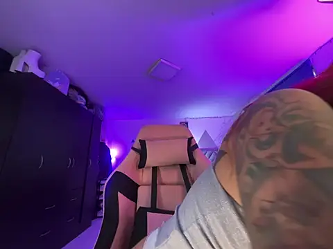 briannasteinn online show from March 2026 01:26:01 PM