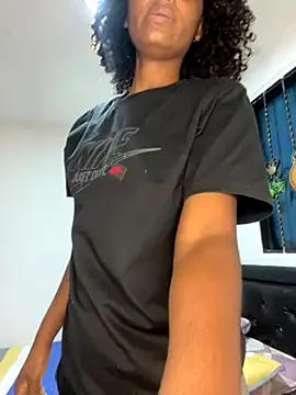 Snapshot of Sharllo_K chatting on October 2025 02:08:01 AM Sharllo K online show from October 2025 02:08:01 AM