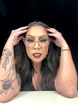 Snapshot of ThatGirlVia chatting on October 2025 08:26:02 AM ThatGirlVia online show from October 2025 08:26:02 AM