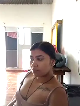 Snapshot of lindalatina11 chatting on October 2025 02:39:02 PM lindalatina11 online show from October 2025 02:39:02 PM