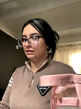 Kloe Novoa online show from November 2025 12:37:01 PM